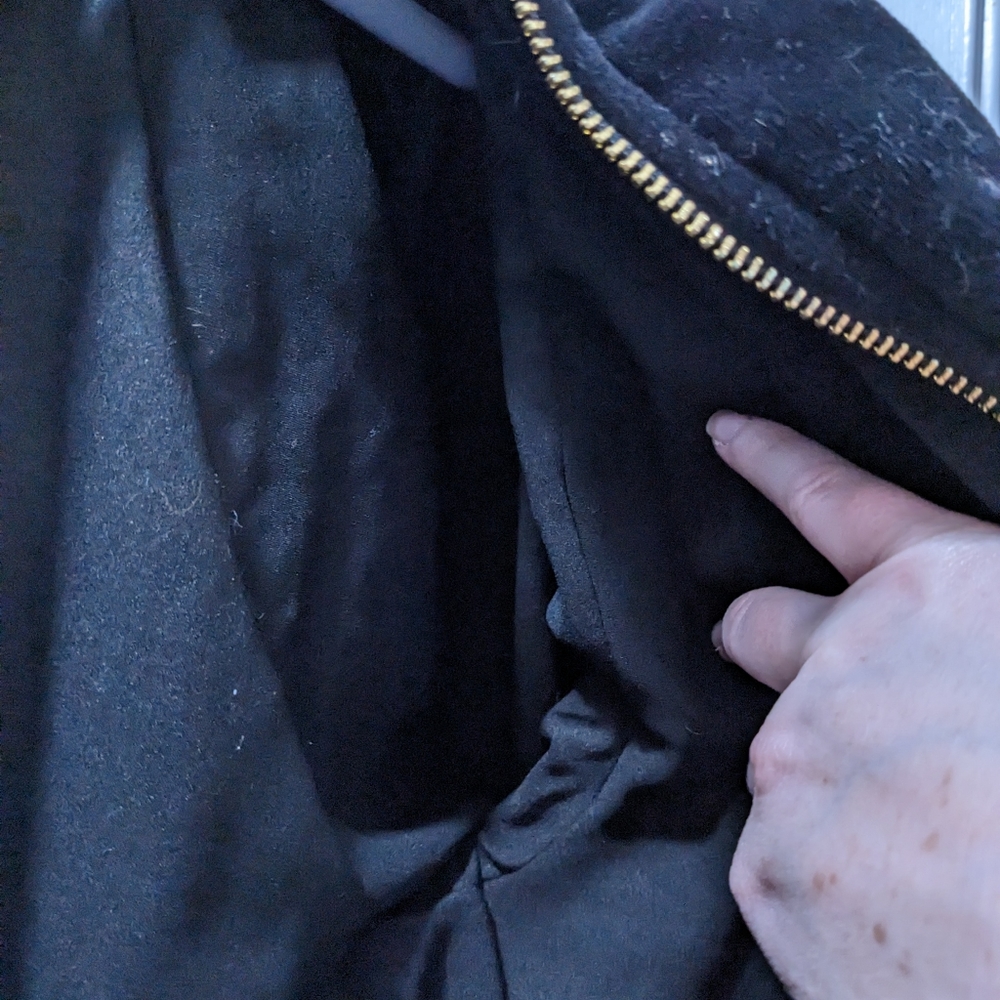 Juicy Couture velour puffer jacket black gently worn - Picture 7 of 8